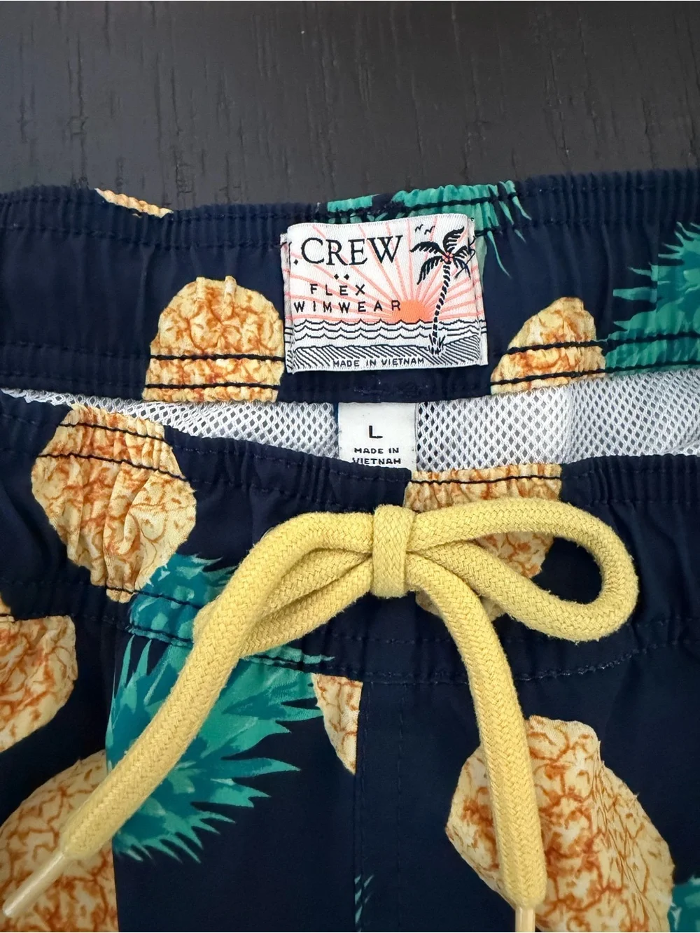 J. Crew flex swim‎ shorts size large pineapple print stretch beach vacation pool